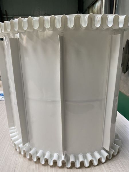 厂家供应白色裙边带 PVC裙边输送带 白色挡板输送带 PVC挡板带