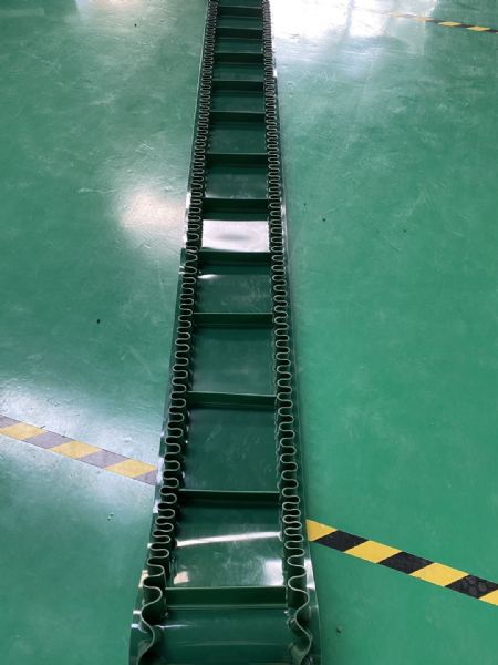 生产 爬坡输送带 裙边挡板式提升机输送带 斜坡式输送带 PVC皮带